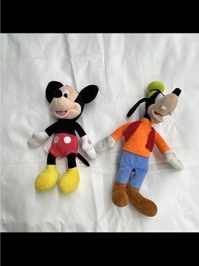 MICKEY AND GOOFY
